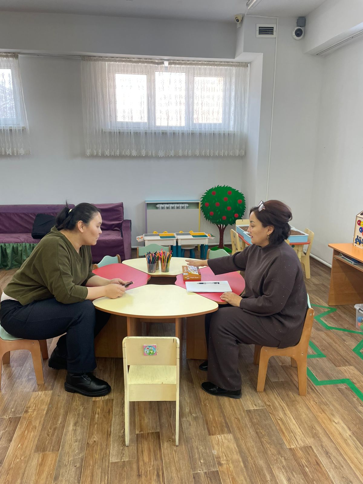 Педагог-психологтың  ата-аналарға кеңесі: «Сөйлеу қабілеті бұзылған балаларда,қолдарының ұсақ моторикасын дамытуға арналған тіл дамыту құралы»